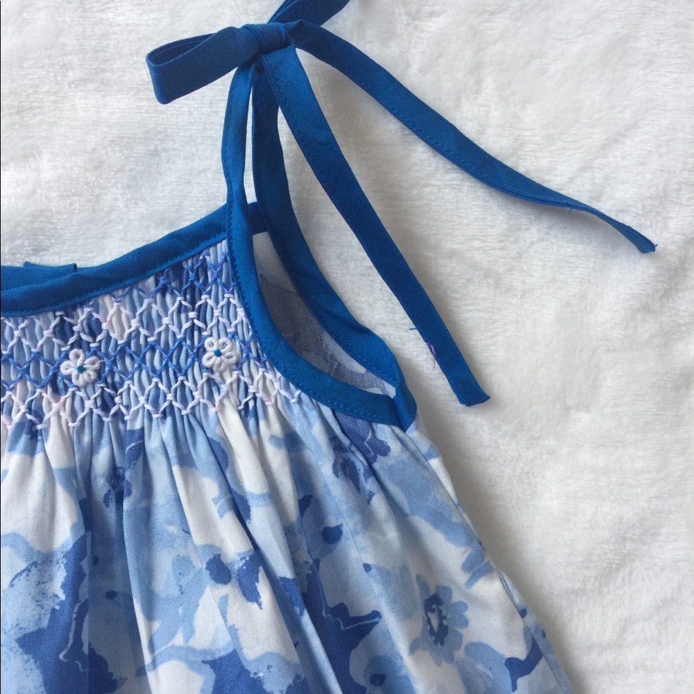 SOLD Tied strings smocked short set size 5/6